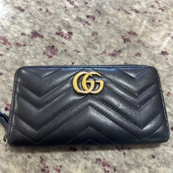 Gucci marmont zip wallet